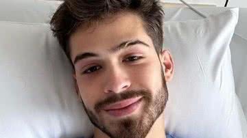 João Guilherme compartilhou fotos deitado em uma cama de hospital - Foto: Reprodução / Instagram