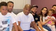 Marcelinho Carioca surge ao lado da família e desabafa:  "Respeito" - Reprodução/ Instagram