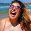 Mariana Xavier se exibe em fotos na praia e arrasa