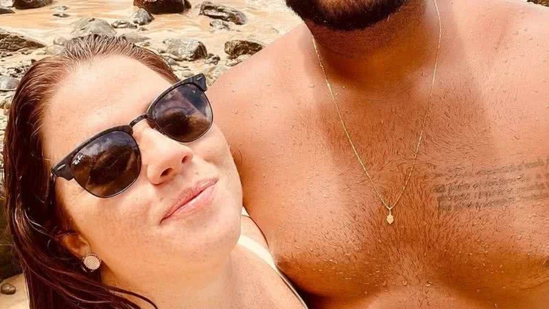 Tati Machado surge em praia com o esposo - Reprodução/Instagram