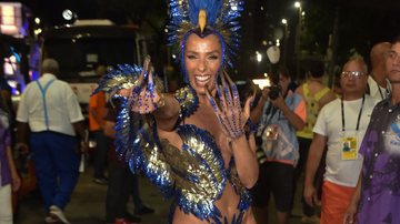 Adriane Galisteu rebate críticas por excessos de pelos em desfile: "Sempre tive cabeluda" - Reprodução/ Instagram