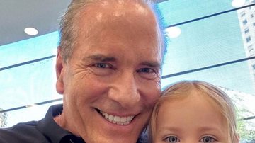 Roberto Justus abre o sorrisão posar com a filha - Foto: Reprodução/Instagram