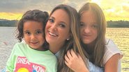 Ticiane Pinheiro encanta ao surgir agarradinha com as filhas - Reprodução/Instagram