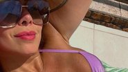 Ela secou! Horas antes do Carnaval, Viviane Araújo posa de fio-dental e exibe barriga sequinha - Reprodução/ Instagram