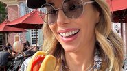 Ana Furtado comendo hot dog nos EUA - Foto: reprodução/Instagram
