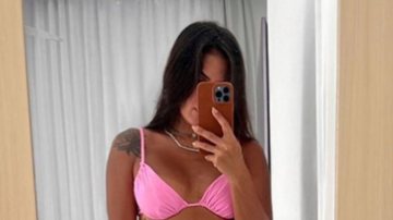 Carol Peixinho fez selfie ousada usando apenas fio dental e deixou seguidores chocados - Foto: Reprodução/Instagram
