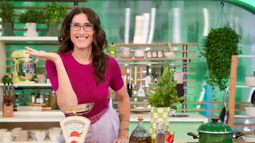 A apresentadora e chef de cozinha Paolla Carosella, que estreia na Globo com o Minha Mãe Cozinha Melhor Que a Sua - Foto: Divulgação/Globo
