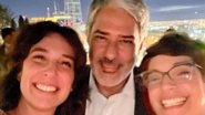 Jornalistas da Globo William Bonner e Renata Lo Prete se unem em Brasília junto da esposa do apresentador, Natasha Dantas - Foto: Reprodução / Instagram