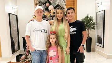 Deolane Bezerra e seus três filhos - Foto: Reprodução/Instagram @valen_bezerra_oficial