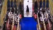 Mulher misteriosa surge durante a coroação do Rei Charles III - Foto: Reprodução / Twitter