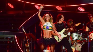 Anahi se emocionou durante o show do RBD - Foto: Divulgação/AgNews