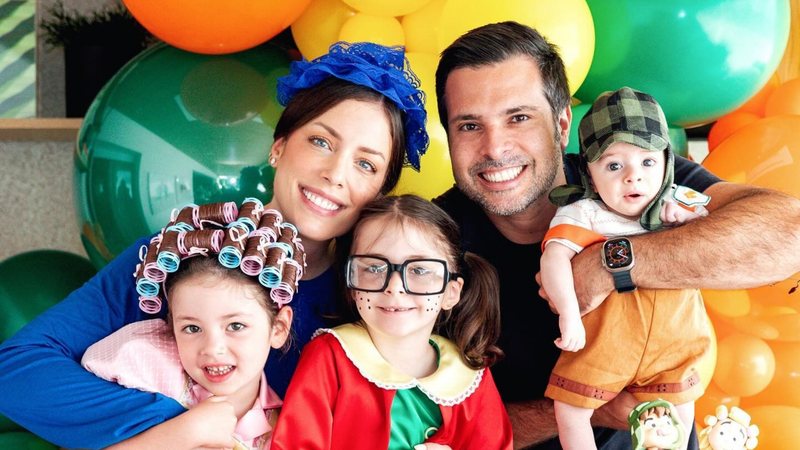 Fabiana Justus mostra a família fantasiada no mesversário do filho - Reprodução/Instagram/Fernanda Bozza