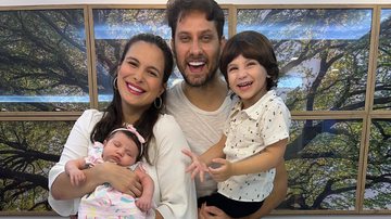 Kamilla Salgado e Elieser Ambrósio celebram primeiro mês da filha - Reprodução/Instagram