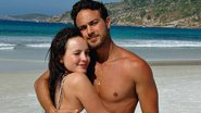 Larissa Manoela esbanja beleza na praia com o namorado - Reprodução/Instagram