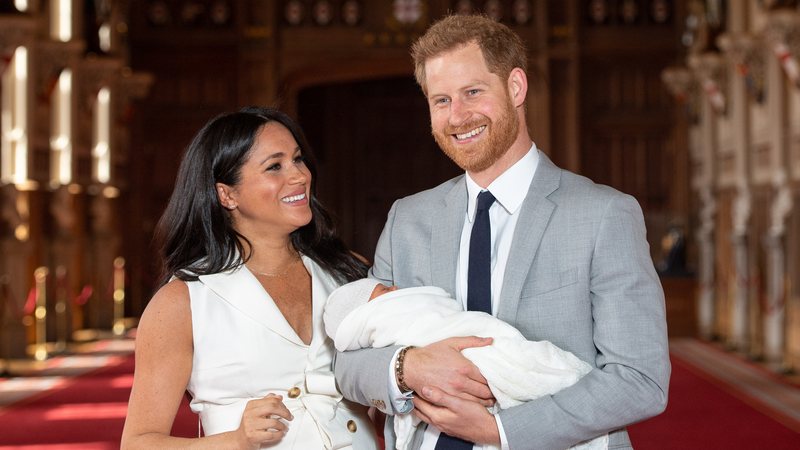 Livro sobre a realeza teria revelado o autor de um polêmico comentário sobre Archie, o primeiro filho de Prínicipe Harry e Meghan Markle - Foto: Getty Images