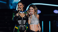 Maite Perroni e Anahí no show do RBD - Foto: Iris Alves/Livenation