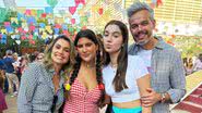 A atriz Flávia Alessandra ao lado das filhas, Giulia e Olivia, e seu marido, Otaviano Costa - Foto: Reprodução/Instagram @flaviaalessandra