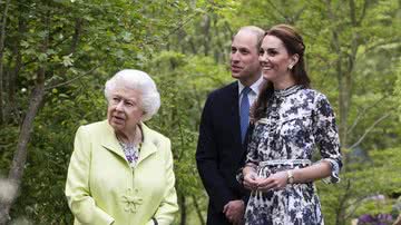 Rainha Elizabeth II, príncipe William e Kate Middleton - Foto: Getty Images