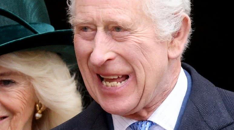 Rei Charles III durante missa no Castelo de Windsor - Getty Images