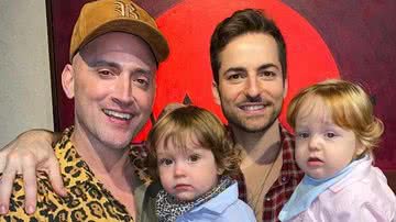 Thales Bretas e Paulo Gustavo com os filhos Romeu e Gael - Foto: Reprodução / Instagram