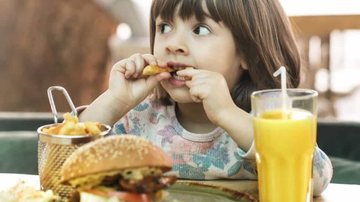 Pediatra explica sobre colesterol alto na infância - Freepik