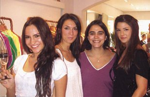 As modelos Mary Drochek, Bec Bramich, Luciana Nogueira e Tahnee Frjiters no lançamento da coleção da grife Thorrè, inspirada no arquiteto e paisagista Burle Max, em SP.