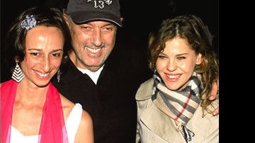 No lançamento da trilha sonora do filme Chega de Saudade, a diretora do longa, Laís Bodanzky, recebe o casal Hector Babenco, cineasta, e Bárbara Paz, atriz, no clube Piratininga, em São Paulo.