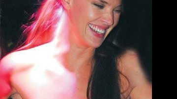 Solteira e de bem com a vida, a atriz e modelo <b>Letícia Birkheuer</b> esbanja charme e curte balada paulistana ao som do DJ convidado, o inglês Ian Carey, no Club Disco, SP.