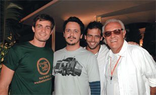 Os atores <b>Max Fercondini</b>, <b>Danton Mello</b>, <b>Henri Castelli</b> e <b>Ney Latorraca</b> se encontram no Colony Theatre, na Lincoln Road, durante o 12º Festival de Cinema Brasileiro de Miami.