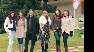 Eduardo Galvão, bendito fruto entre as mulheres: Bruna, Marisa, Giovana, Ingra e Fernanda.