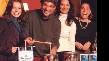 Em Bariloche, as belas Milena Toscano, Luiza Brunet, Totia Meirelles, Bárbara Borges e Cynthia Benini se encantam com o menu do chef famoso.