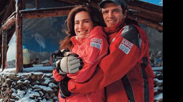Convidados de CARAS, a atriz global e o médico, casados há 17 anos, se revelam amantes da Argentina e mostram sintonia há mais de mil metros de altura.