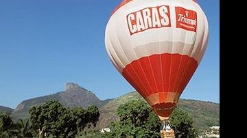 Com supervisão do piloto Alexandre Gilgio, Jairo de Sender curte a experiência no balão CARAS â¬" Triumph