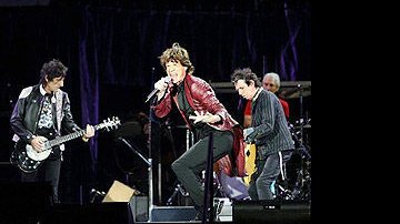 Mick Jagger e companheiros em última... - Foto: AFP