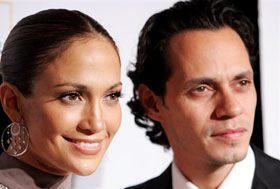 Jennifer Lopez faz surpresa para o marido... - AFP