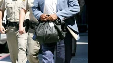 O.J. Simpson paga fiança e sai da prisão... - AFP