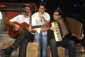Zezé Di Camargo e Luciano no Recife... - Divulgação