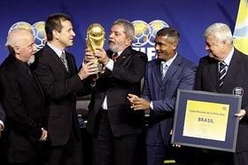 Paulo Coelho, Romário e Dunga trazem Copa... - Divulgação