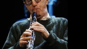 Woody Allen toca jazz em Barcelona... - Reuters