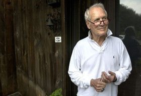 Paul Newman é operado de câncer em... - AFP