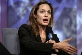 Angelina Jolie defende refugiados no Iraque... - AFP