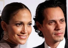 Jennifer Lopez registra os gêmeos... - AFP