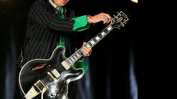 Keith Richards ainda fuma maconha... - AFP