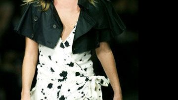 Kate Moss se arrisca como cantora... - AFP