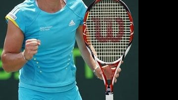 Justine Henin se aposenta aos 25... - AFP