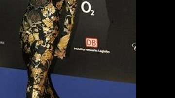 Victoria Beckham leiloa vestidos exclusivos... - AFP
