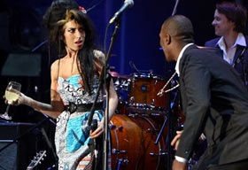 Amy Winehouse decepciona seus fãs durante... - AFP