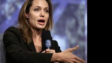 Angelina Jolie reclama da comida servida... - Reuters