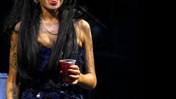 Amy Winehouse contrata personal trainer... - Reuters