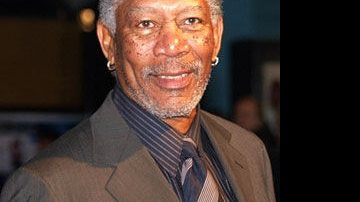 Morgan Freeman deixa o hospital... - AFP